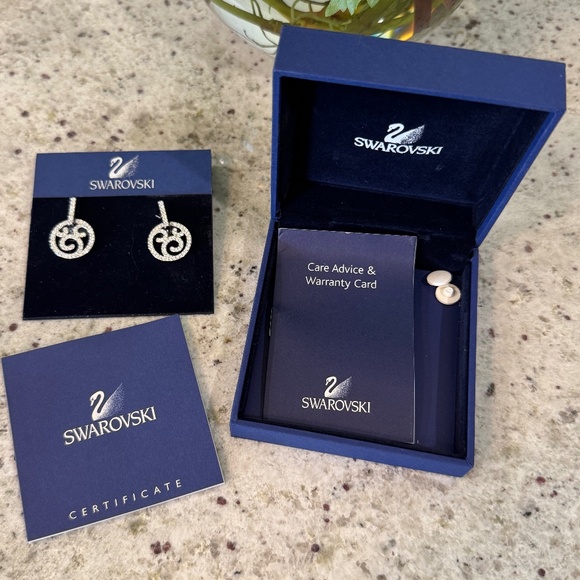 Swarovski Crystal Wave Circle Clip Earrings - NWOT - Picture 4 of 4